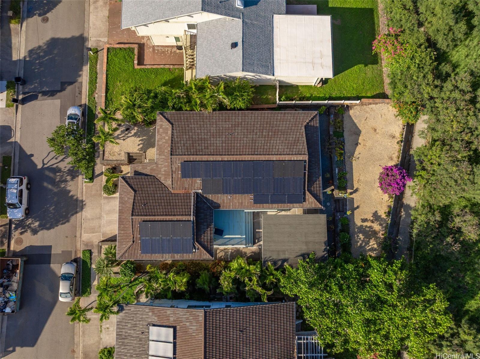 1357  Kaeleku Street Kalama Valley, Hawaii Kai home - photo 24 of 25