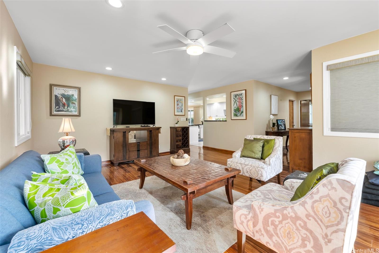 1357  Kaeleku Street Kalama Valley, Hawaii Kai home - photo 4 of 25