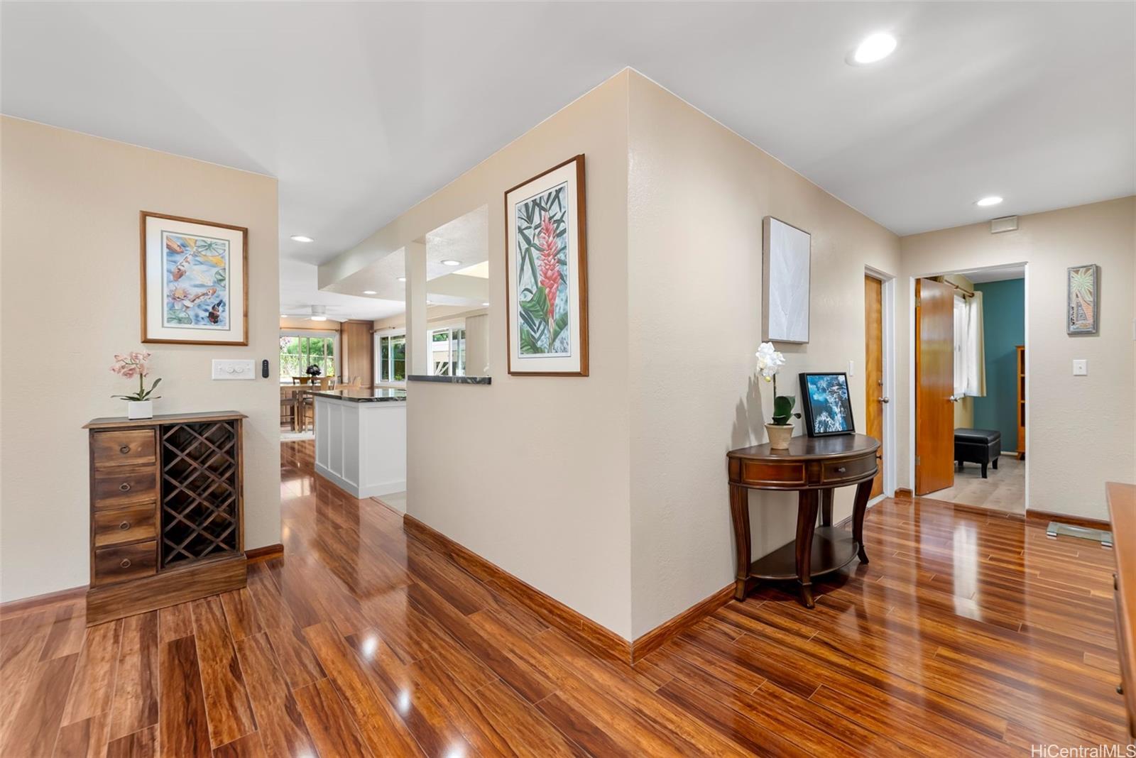 1357  Kaeleku Street Kalama Valley, Hawaii Kai home - photo 5 of 25