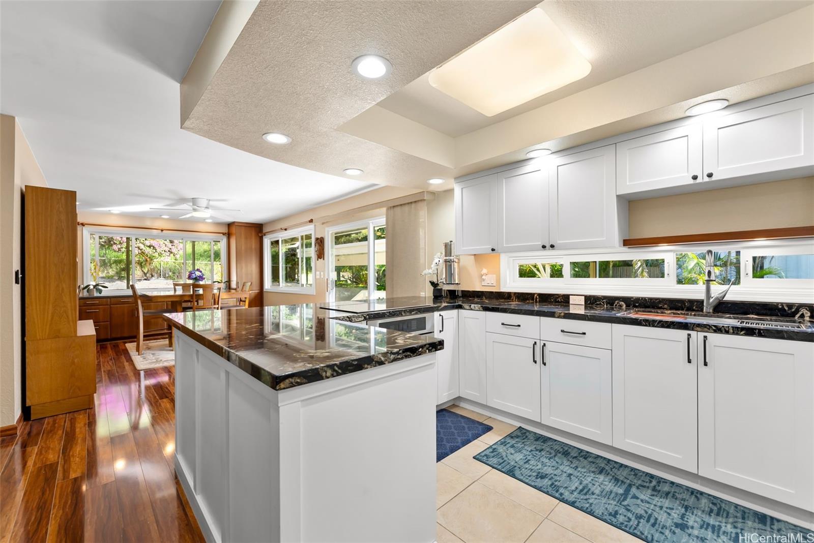 1357  Kaeleku Street Kalama Valley, Hawaii Kai home - photo 6 of 25