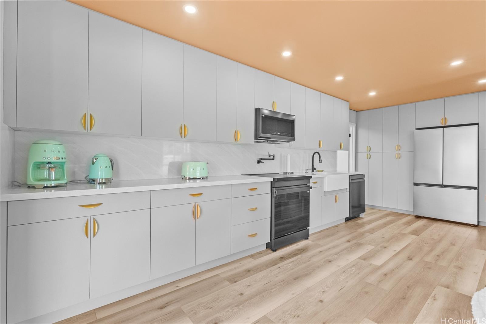 1358  Makaikoa Street Waialae Nui Rdge, Diamond Head home - photo 7 of 25