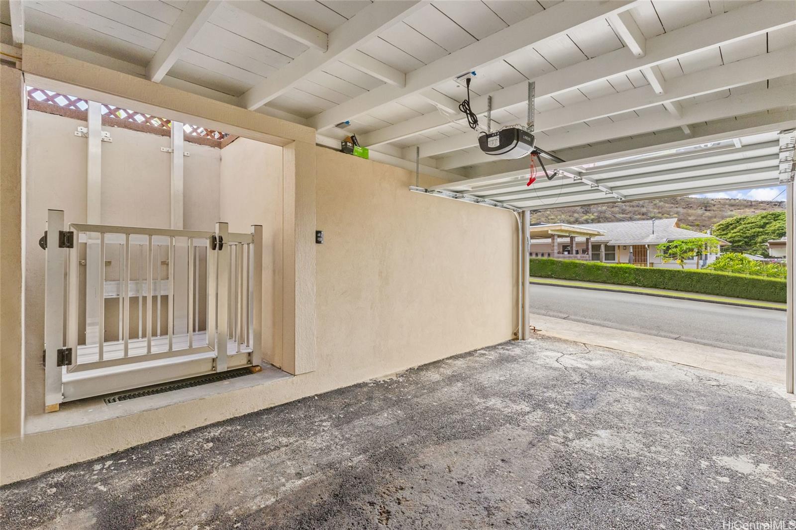 1358  Makaikoa Street Waialae Nui Rdge, Diamond Head home - photo 9 of 25