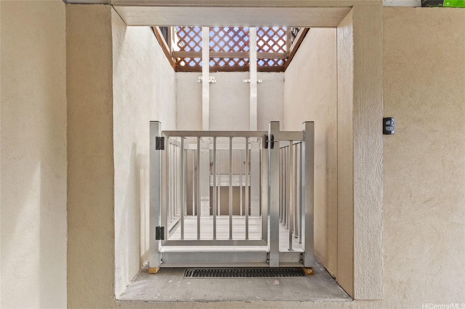 1358  Makaikoa Street Waialae Nui Rdge, Diamond Head home - photo 10 of 25