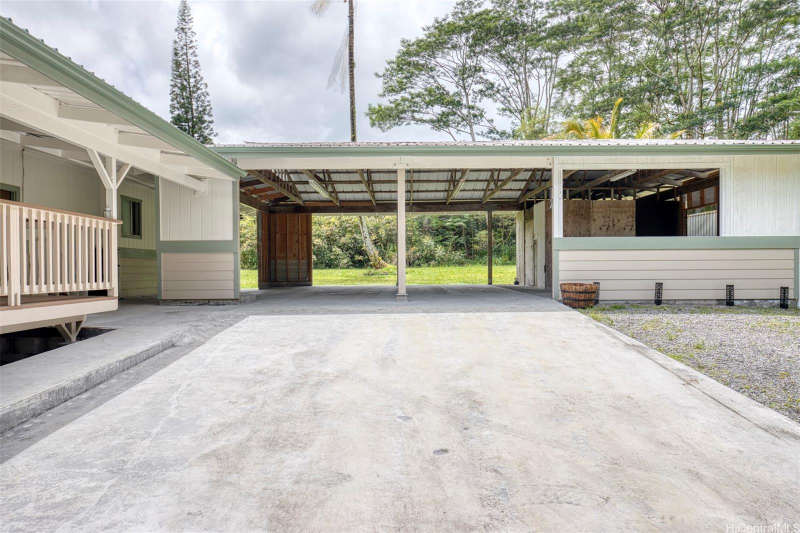136 Hoaka Road Hilo - Rental - photo 16 of 25