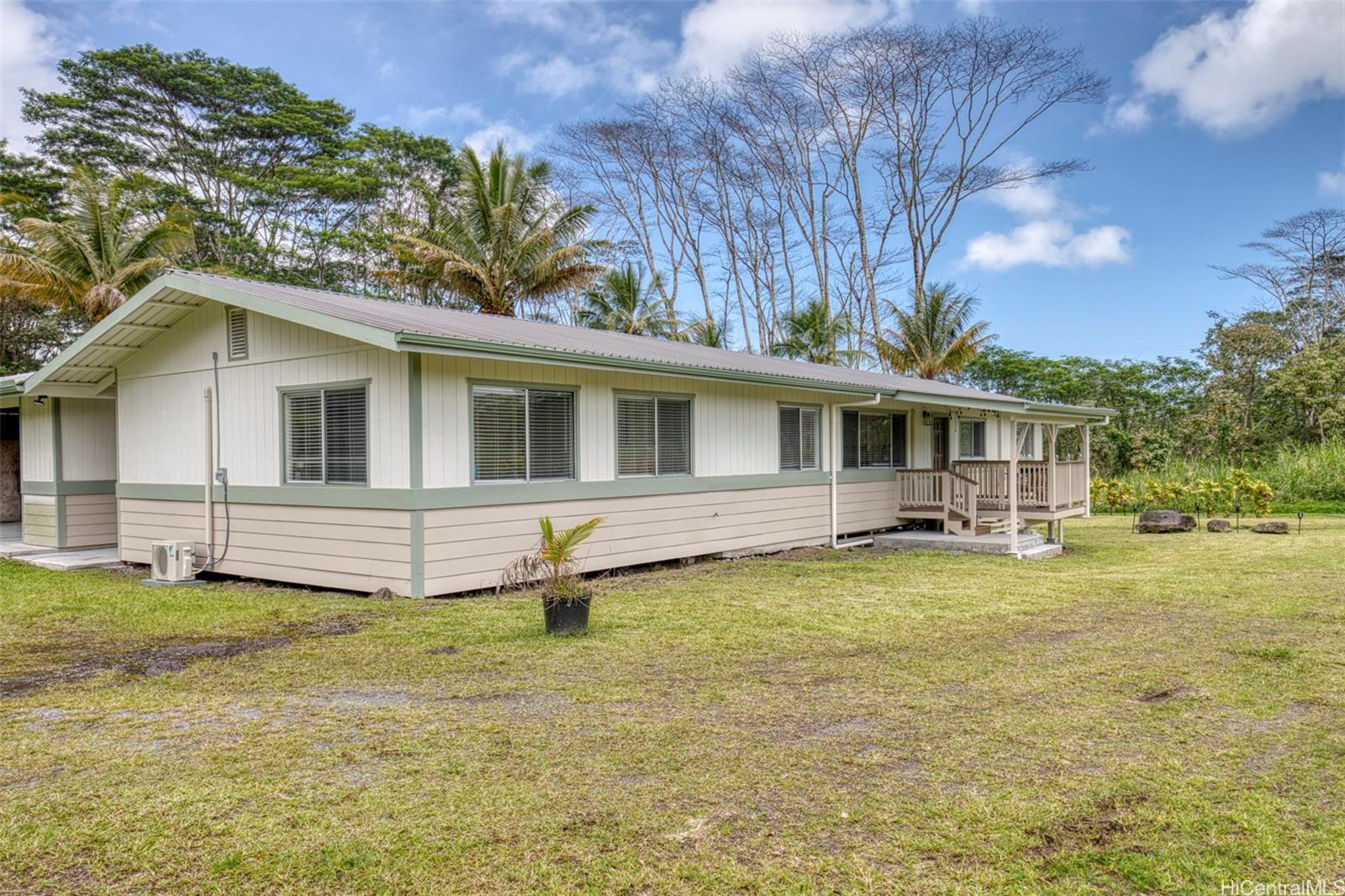 136 Hoaka Road Hilo - Rental - photo 3 of 25