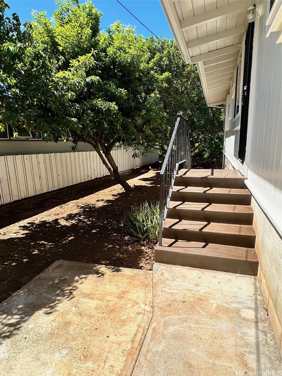 1360 Ala Aolani St Honolulu - Rental - photo 23 of 25