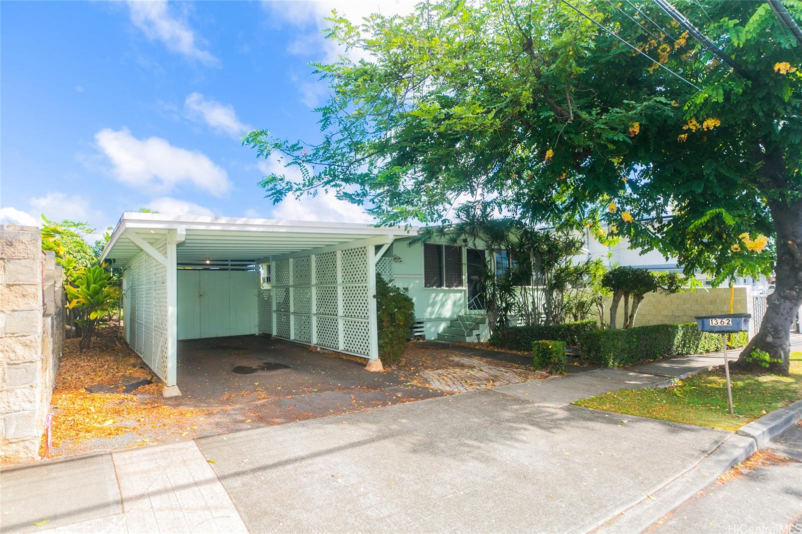 1362  Keolu Drive Enchanted Lake, Kailua home - photo 3 of 24