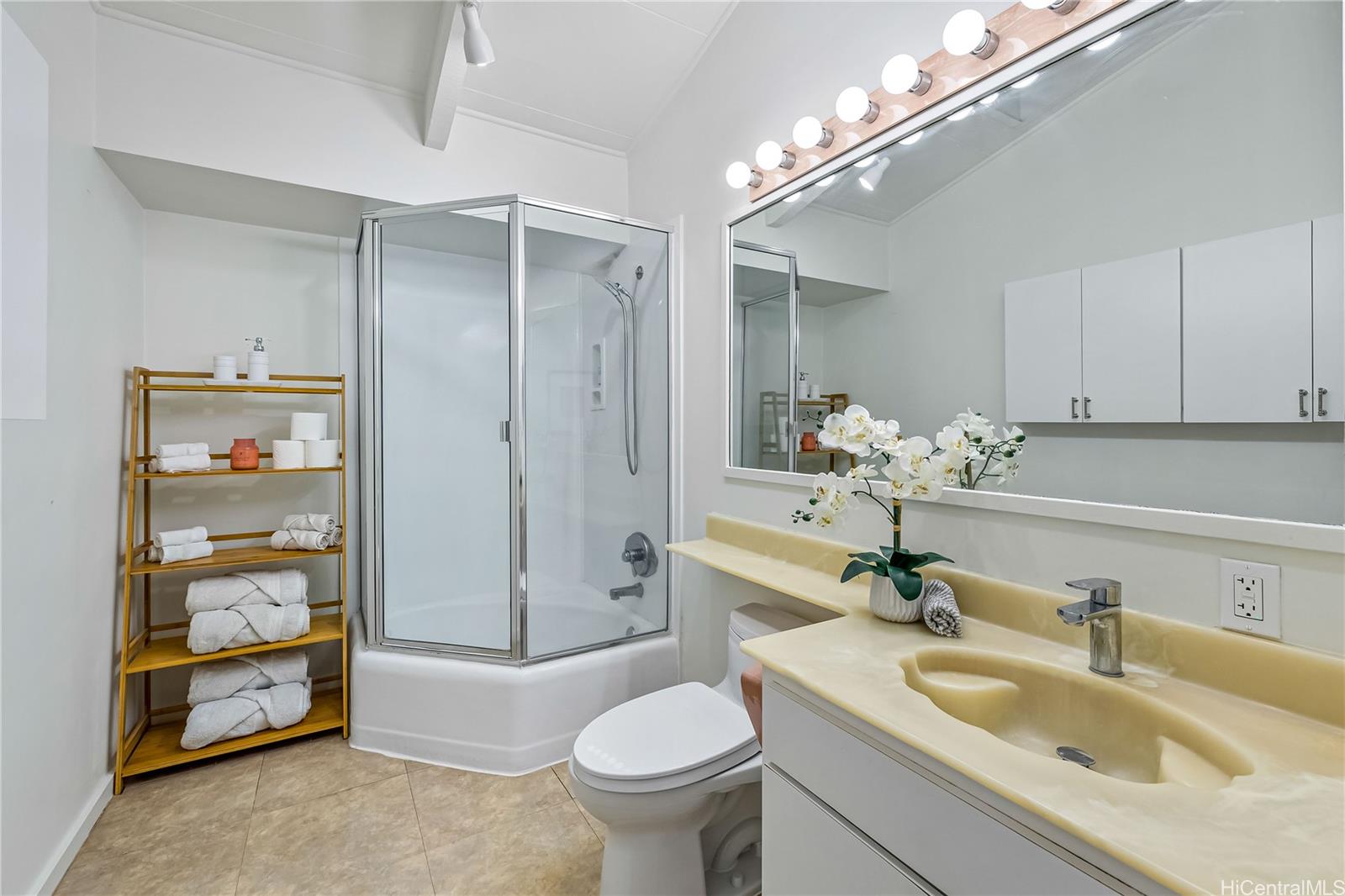 1364  Manu Mele Street Kukanono, Kailua home - photo 11 of 21