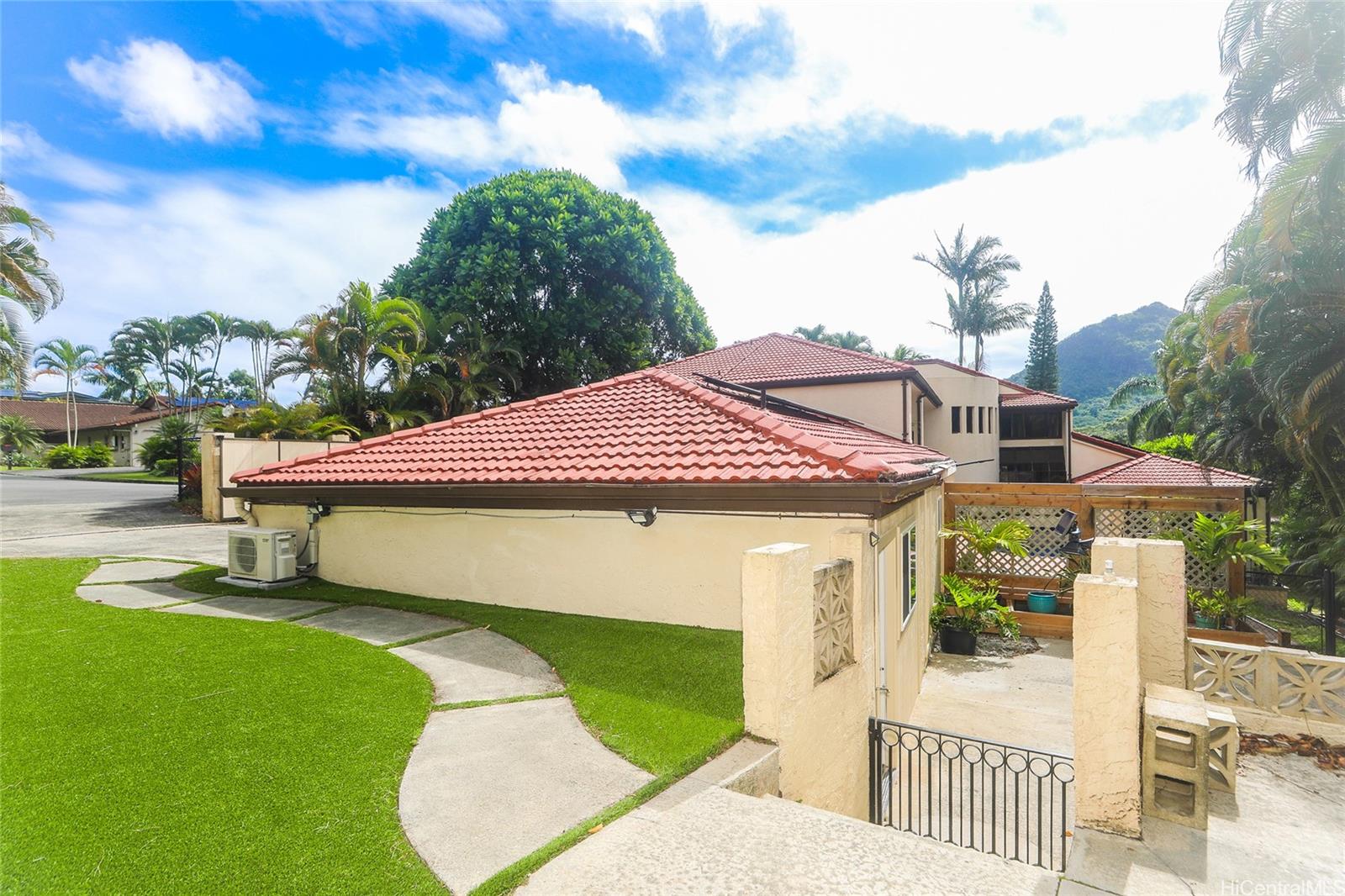 1365 Kukana Place Kailua - Rental - photo 4 of 15
