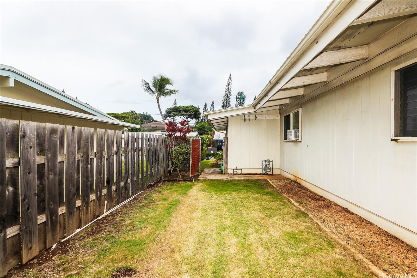 1366  Manu Aloha Street Kukanono, Kailua home - photo 22 of 25