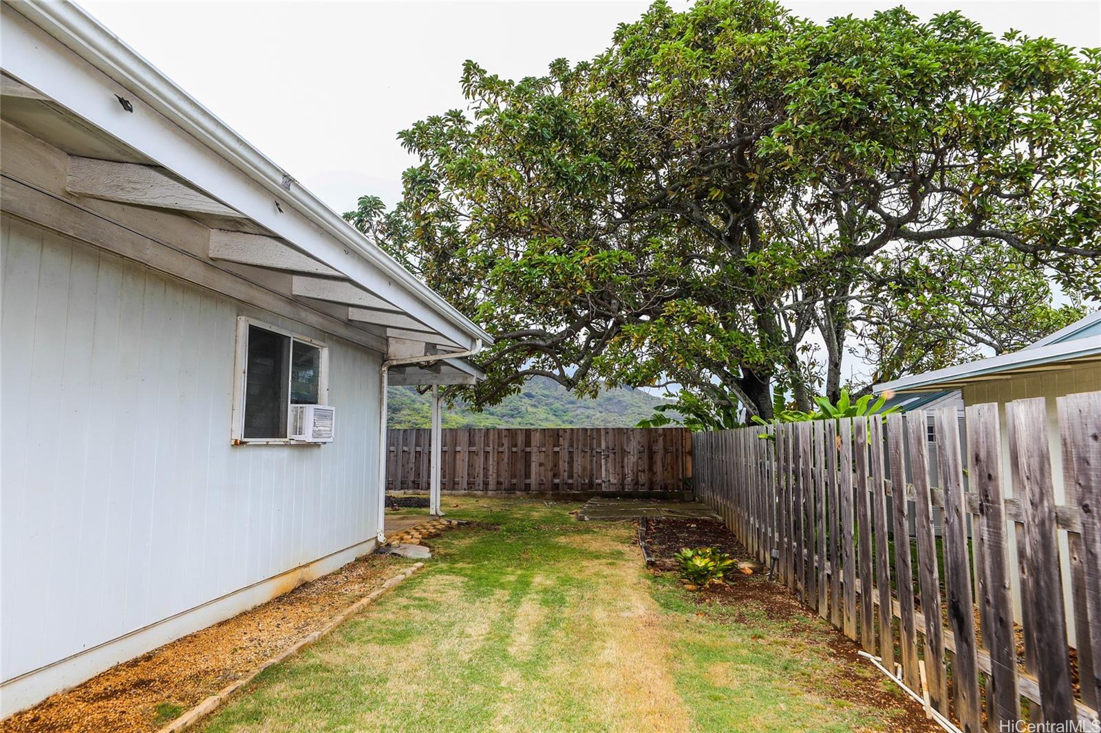 1366  Manu Aloha Street Kukanono, Kailua home - photo 23 of 25