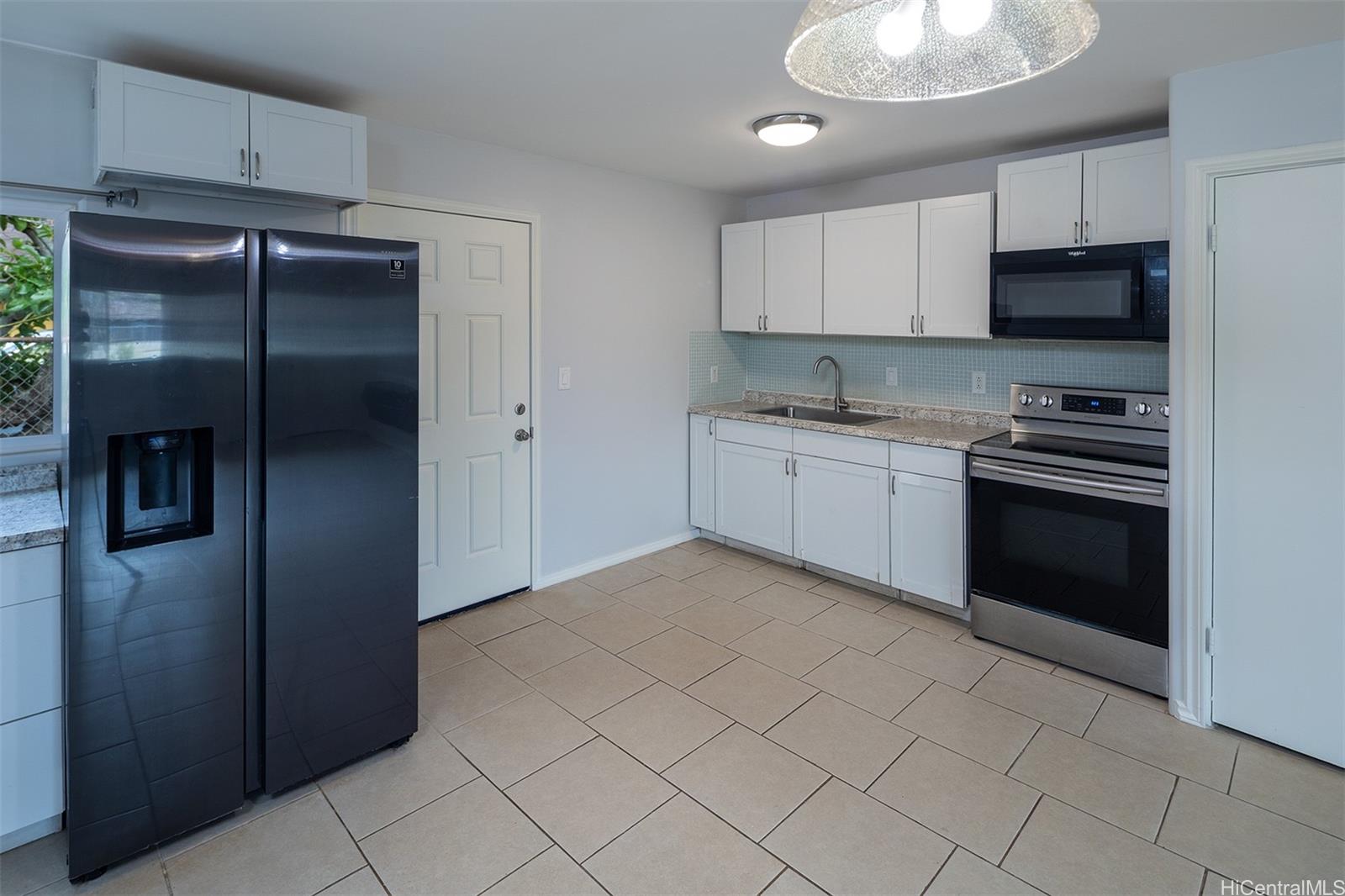 1367 Kuahaka St Pearl City - Rental - photo 4 of 16