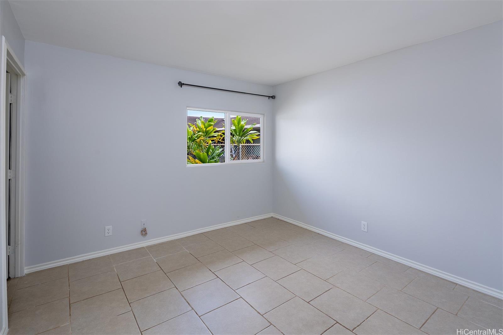 1367 Kuahaka St Pearl City - Rental - photo 5 of 16