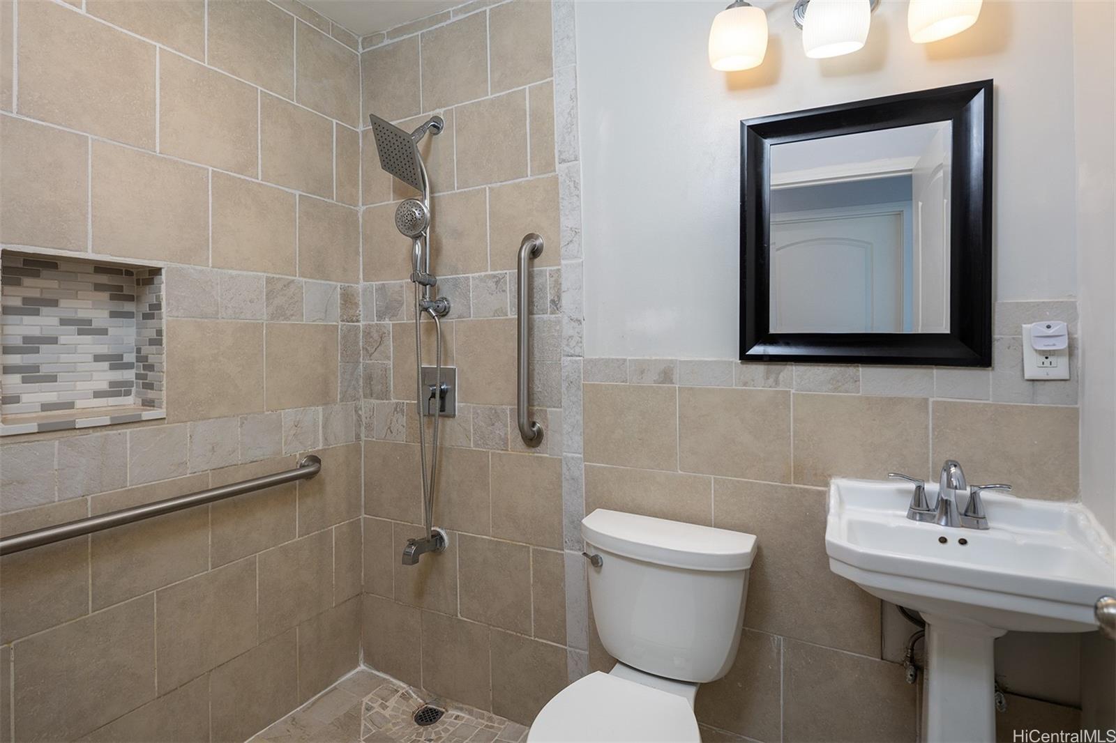 1367 Kuahaka St Pearl City - Rental - photo 9 of 16