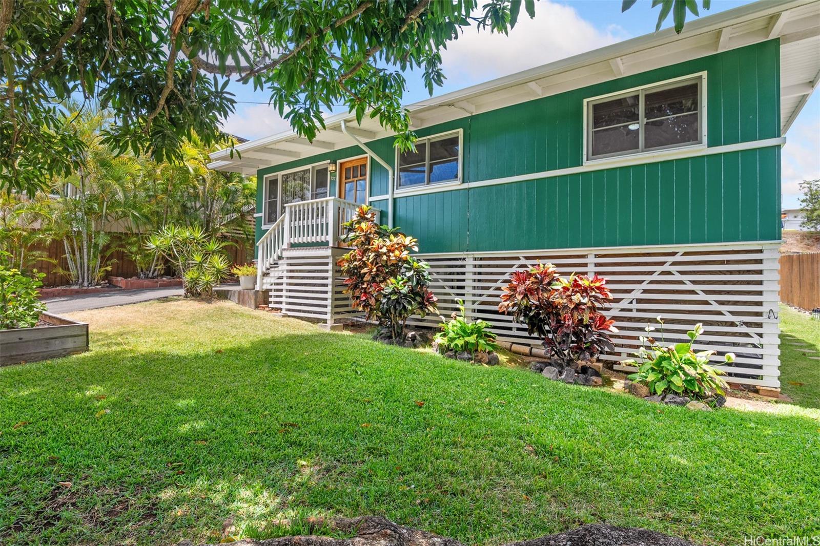 1371  Hele Street Keolu Hills, Kailua home - photo 22 of 25