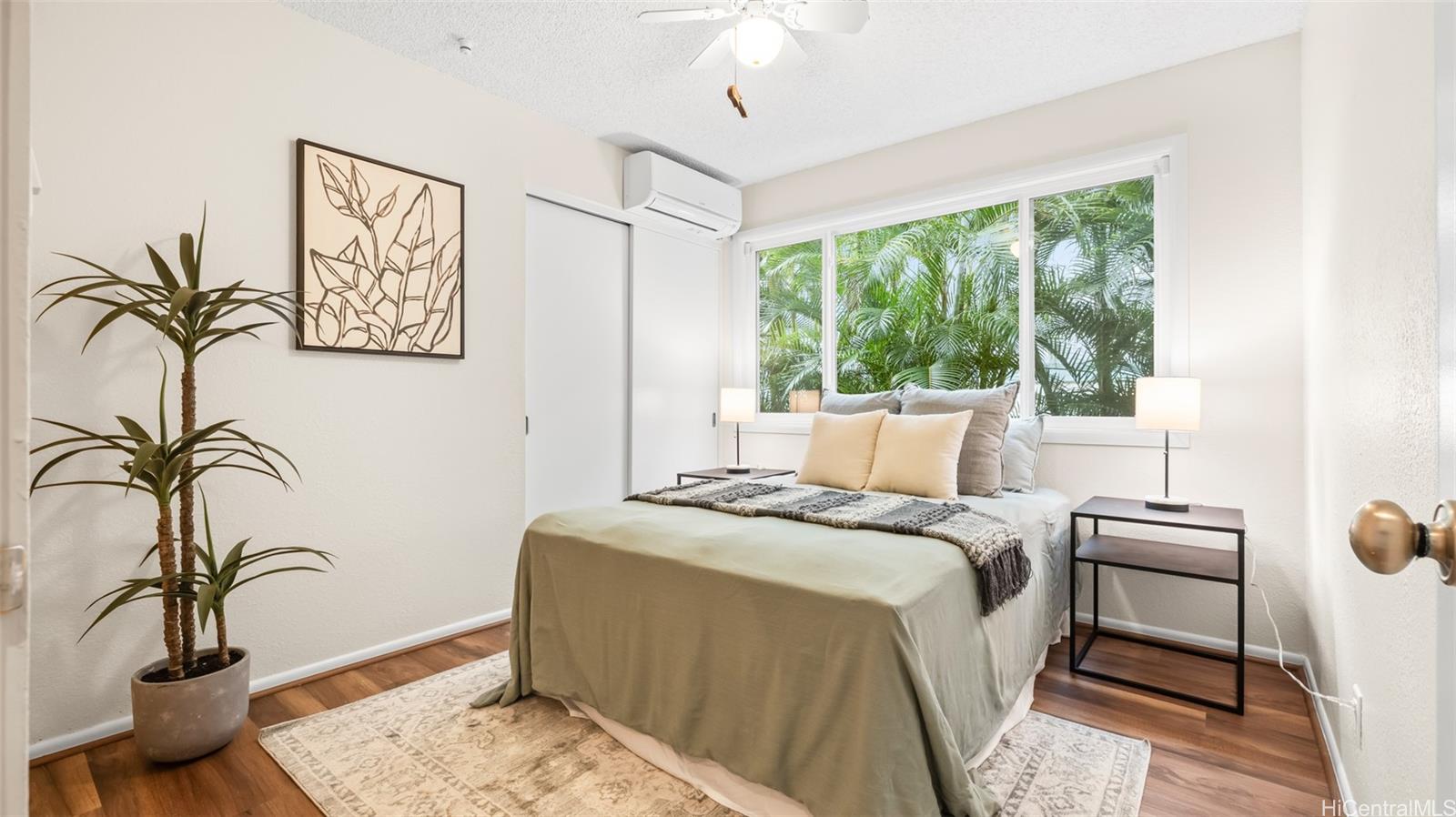 1373  Kaeleku St Kalama Valley, Hawaii Kai home - photo 17 of 25