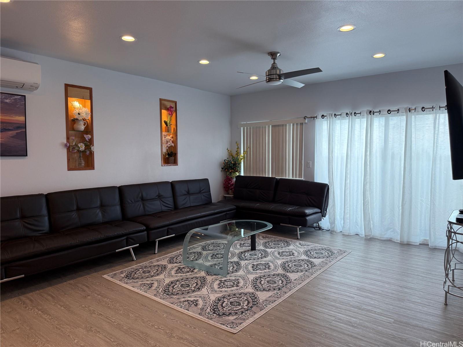 1380 Hoona St Pearl City - Rental - photo 3 of 23