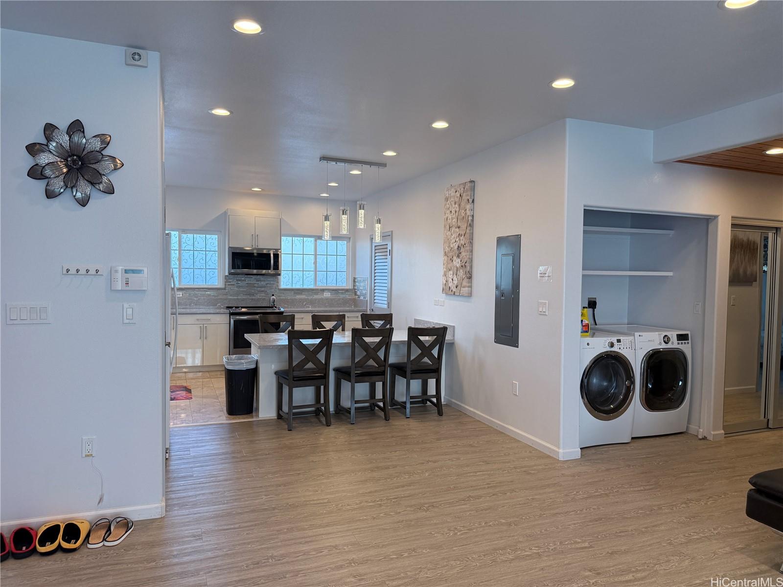 1380 Hoona St Pearl City - Rental - photo 4 of 23