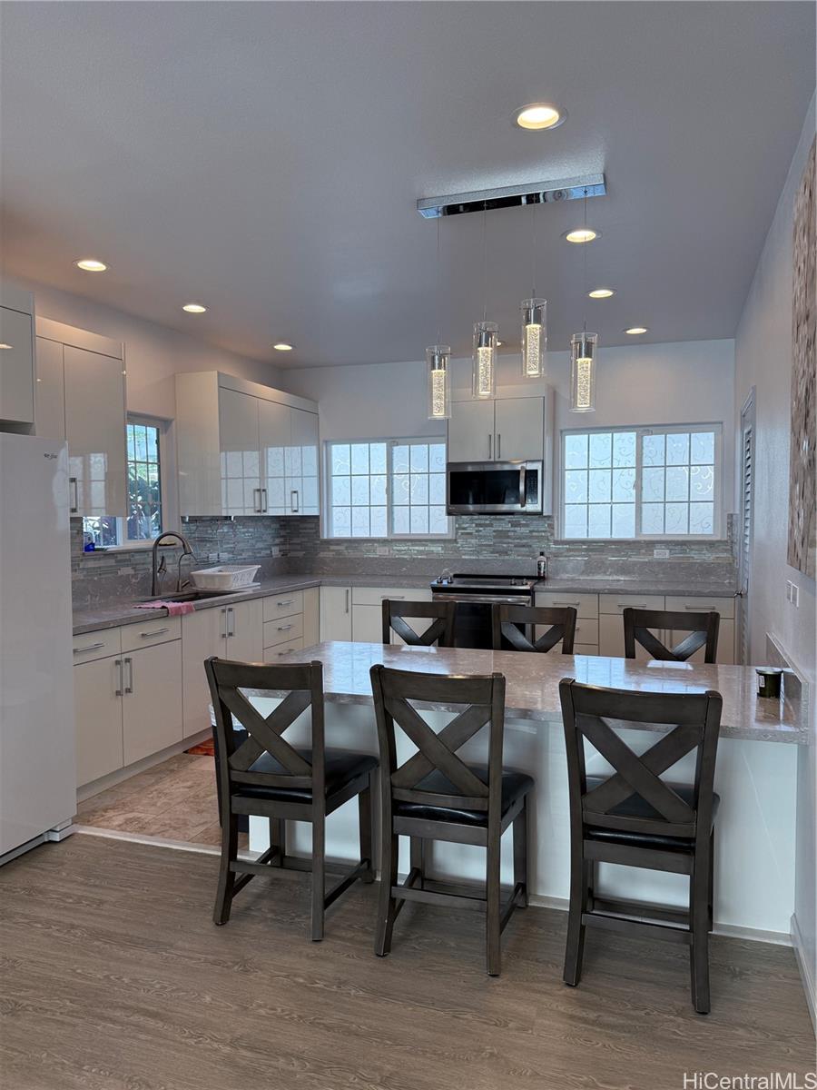 1380 Hoona St Pearl City - Rental - photo 6 of 23