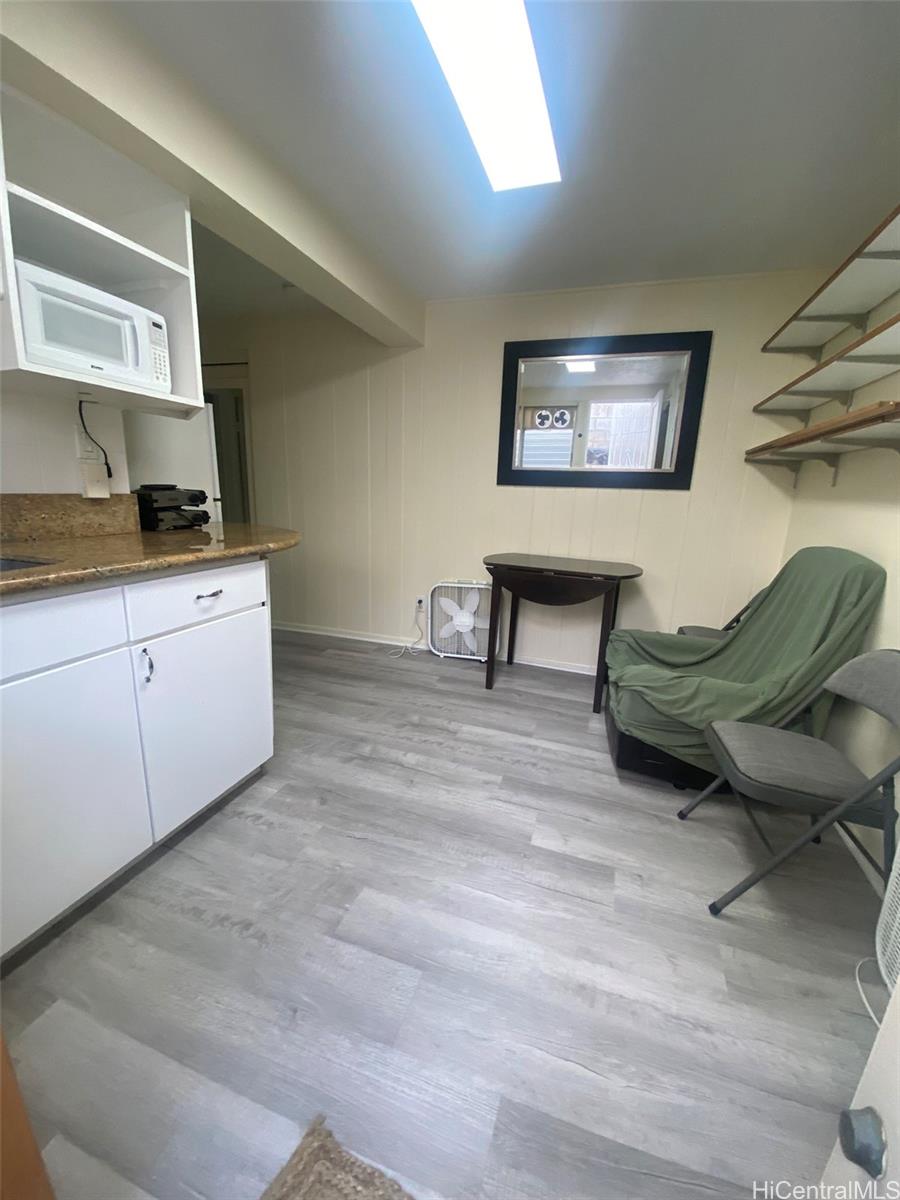 1382 Frank St Honolulu - Rental - photo 3 of 10