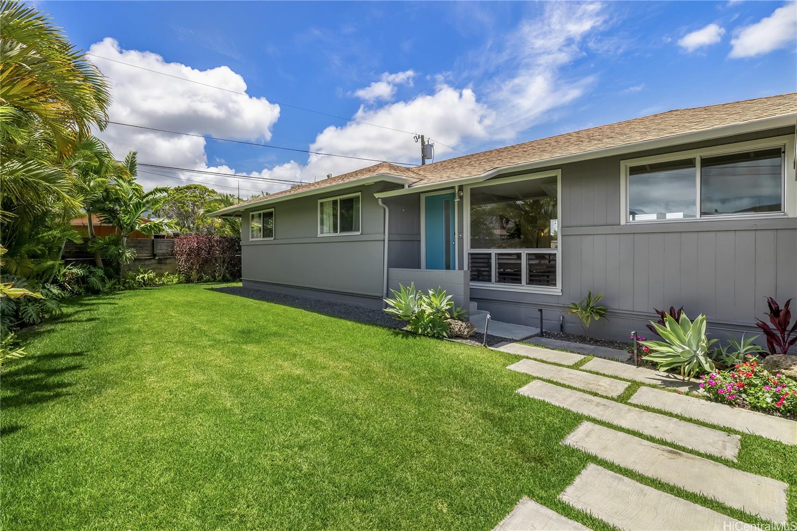 1384 Nanawale Pl Kailua - Rental - photo 2 of 22