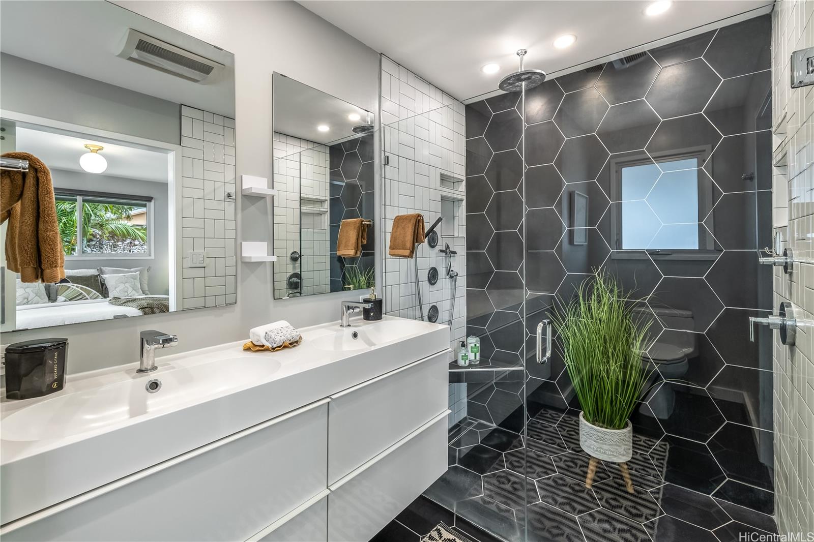 1384 Nanawale Pl Kailua - Rental - photo 11 of 22