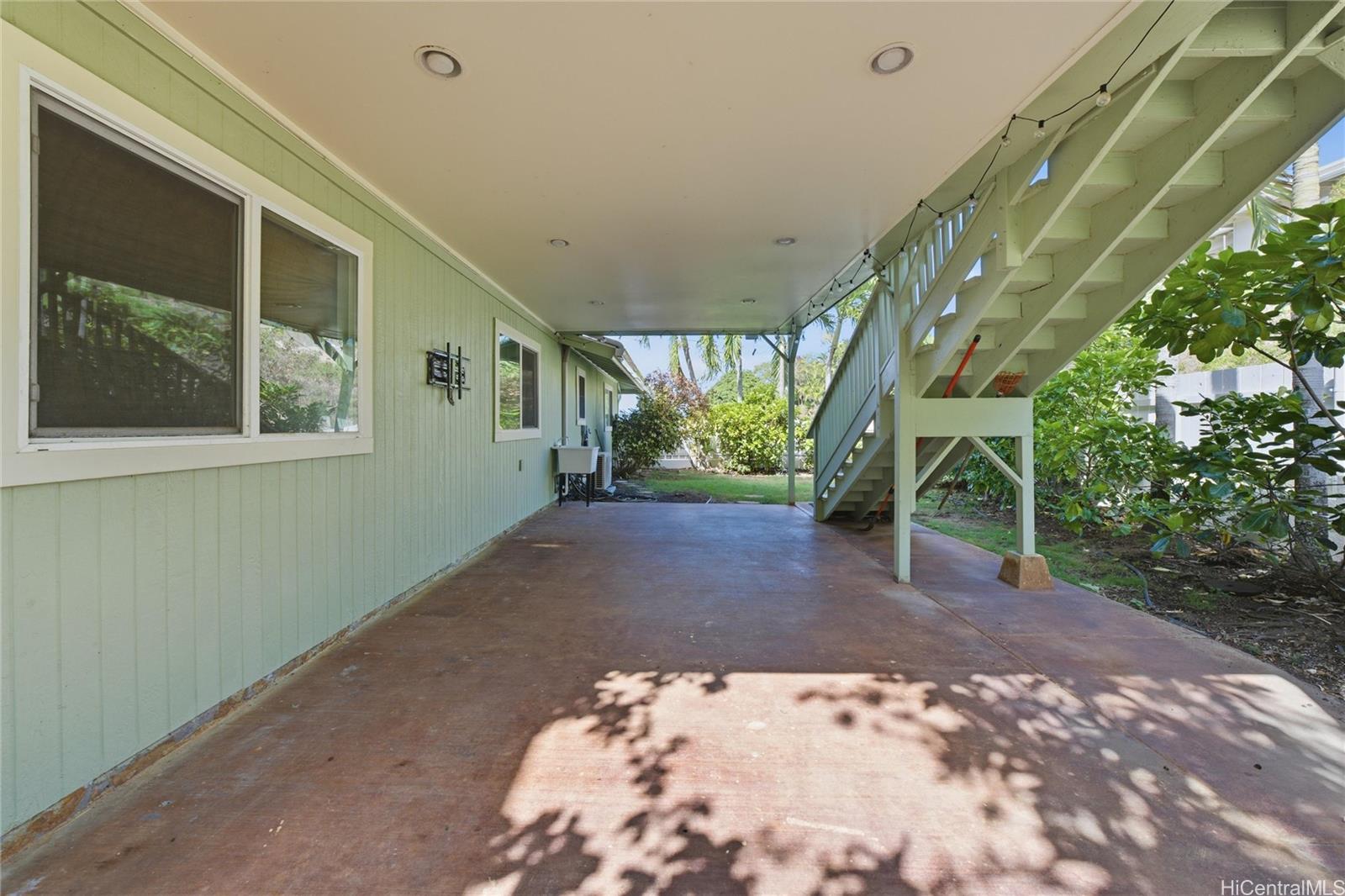 1386  Nanialii Street Keolu Hills, Kailua home - photo 21 of 25