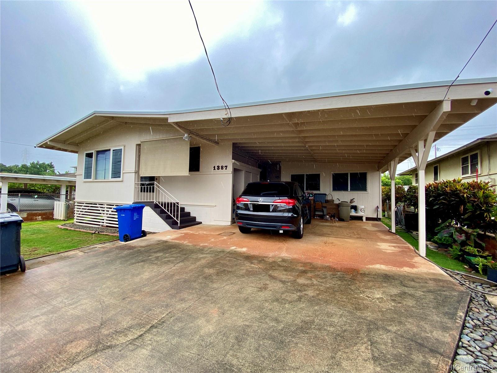 1387 Hoohui Street , Pearl City, Hi 96782 Momilani