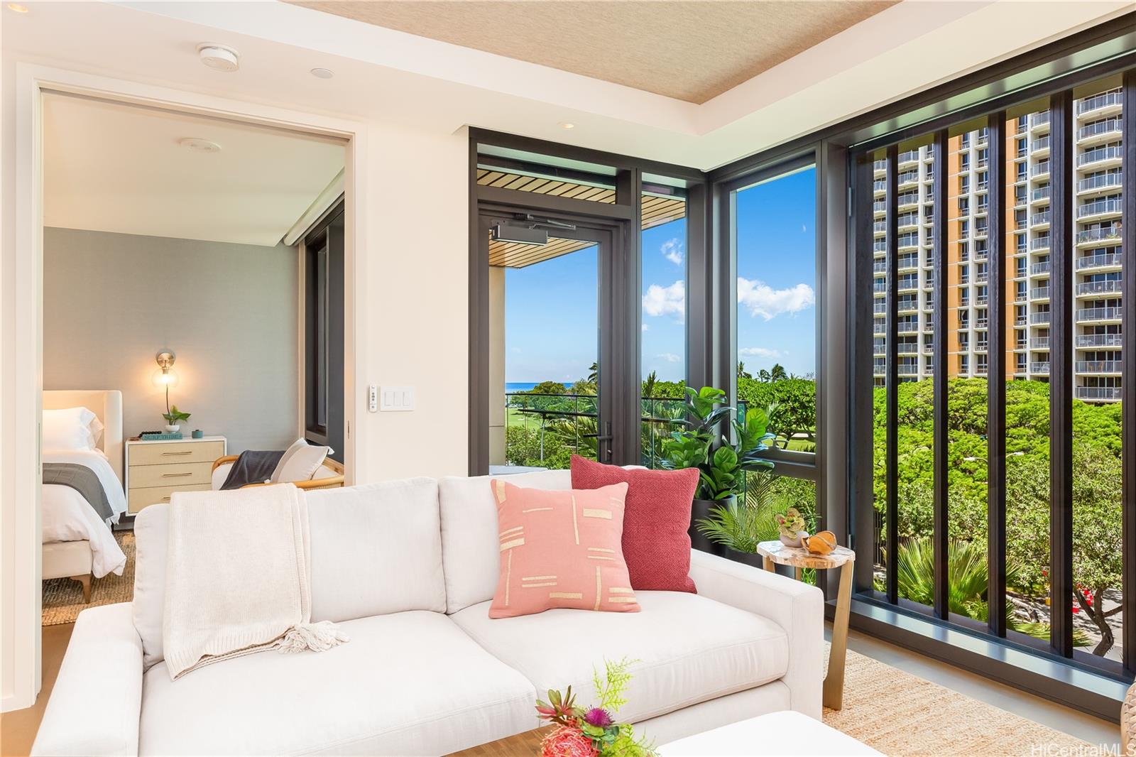 Park Lane condo # 1405, Honolulu, Hawaii - photo 2 of 21