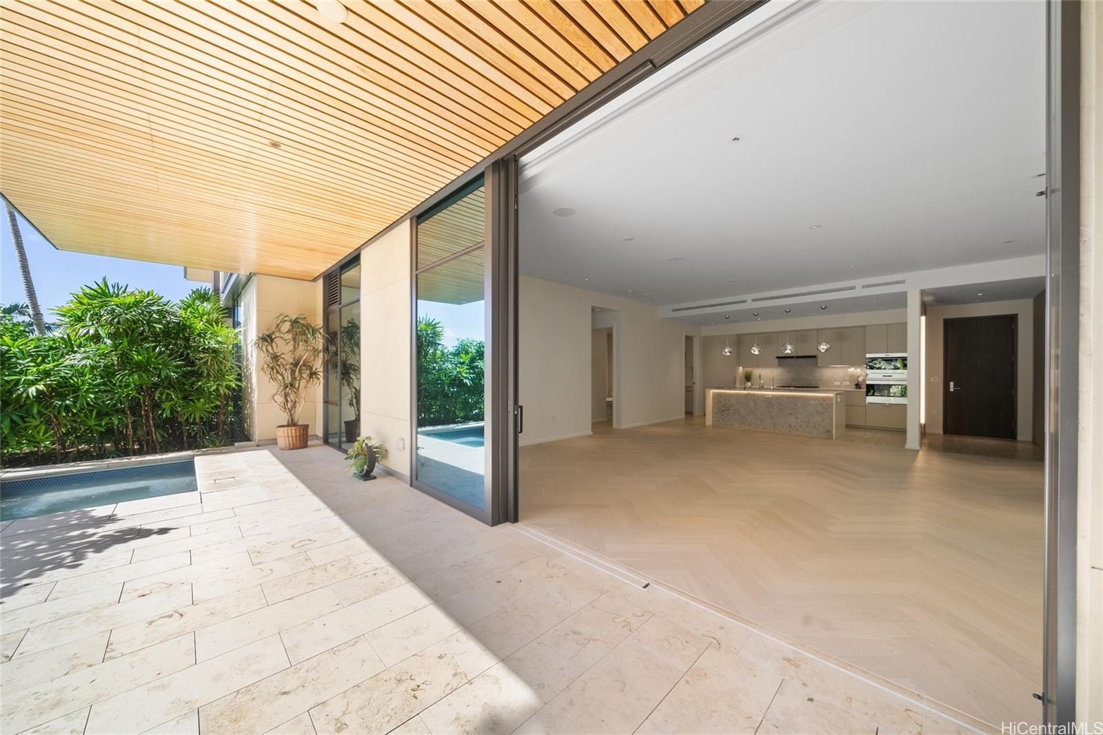 Park Lane condo # 2302, Honolulu, Hawaii - photo 2 of 25