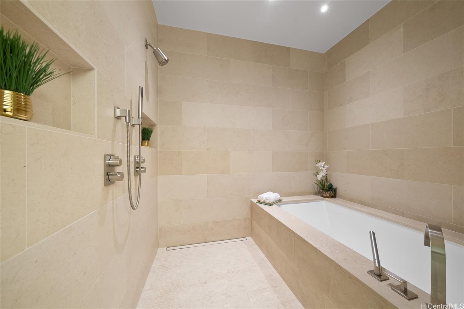 Park Lane condo # 2302, Honolulu, Hawaii - photo 19 of 25