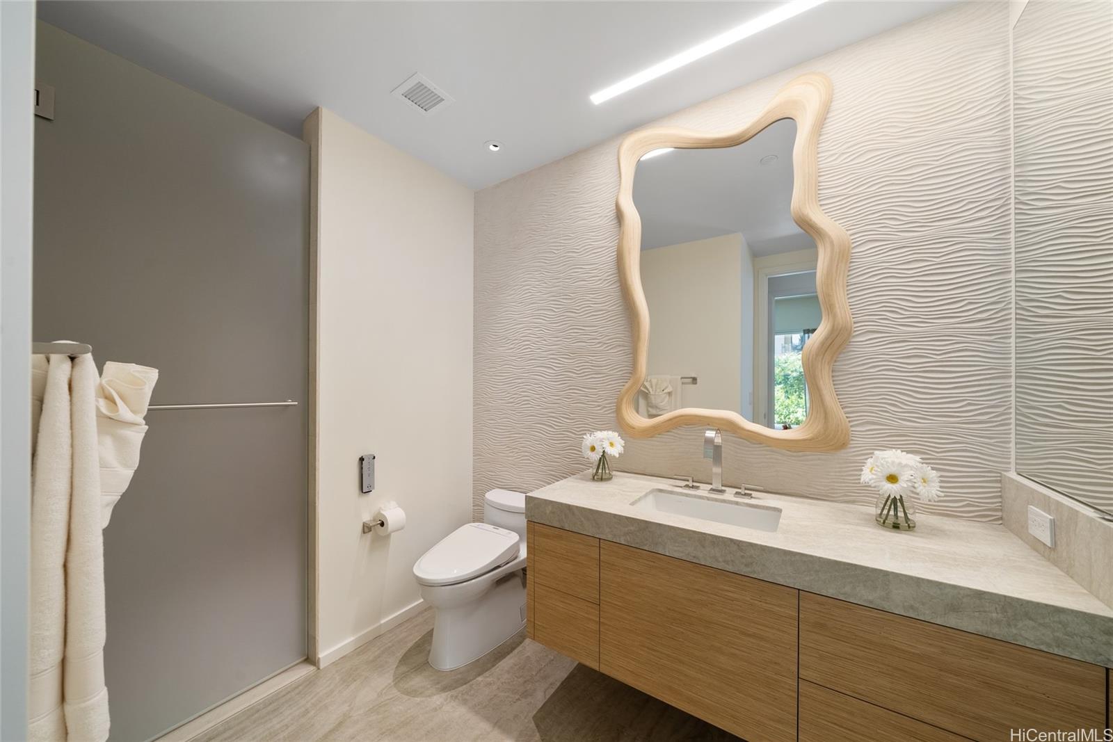 Park Lane condo # 2302, Honolulu, Hawaii - photo 23 of 25