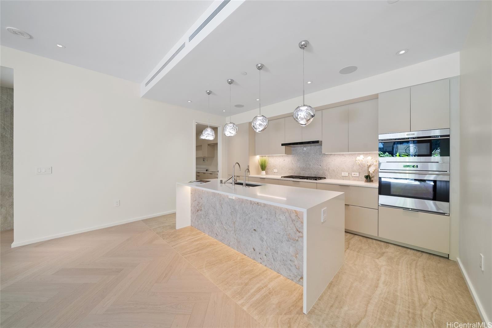 Park Lane condo # 2302, Honolulu, Hawaii - photo 6 of 25