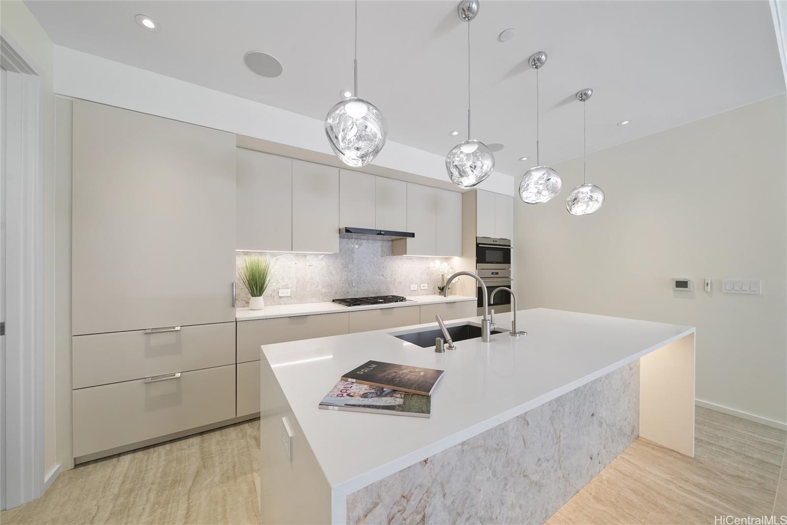 Park Lane condo # 2302, Honolulu, Hawaii - photo 6 of 25