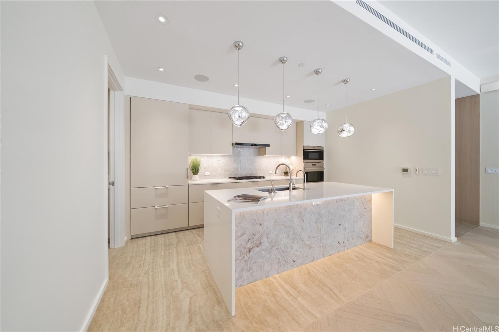 Park Lane condo # 2302, Honolulu, Hawaii - photo 7 of 25