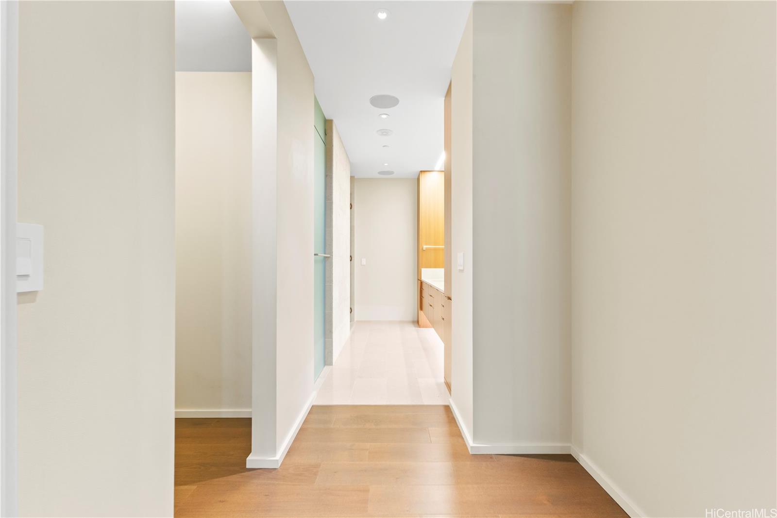 Park Lane condo # 2303, Honolulu, Hawaii - photo 11 of 19