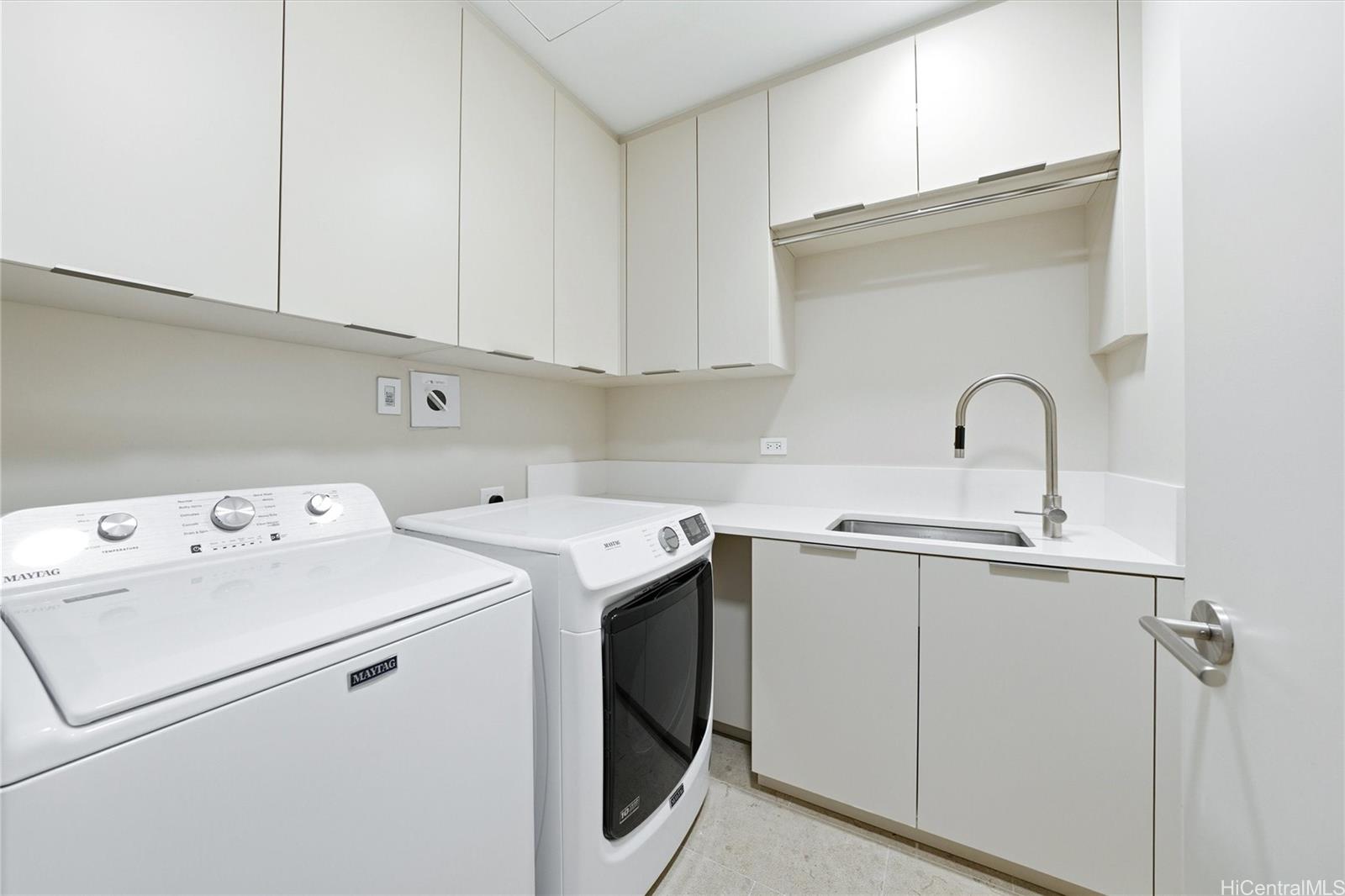 Park Lane condo # 2701, Honolulu, Hawaii - photo 17 of 25