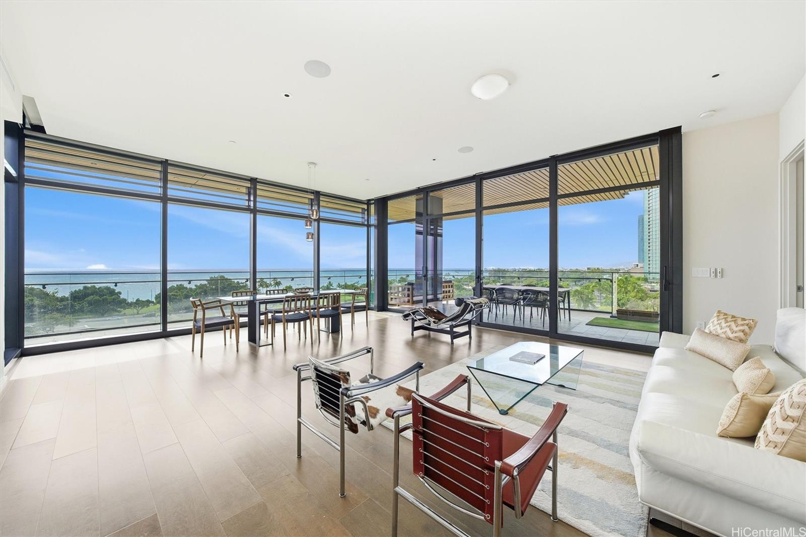 Park Lane condo # 2701, Honolulu, Hawaii - photo 4 of 25