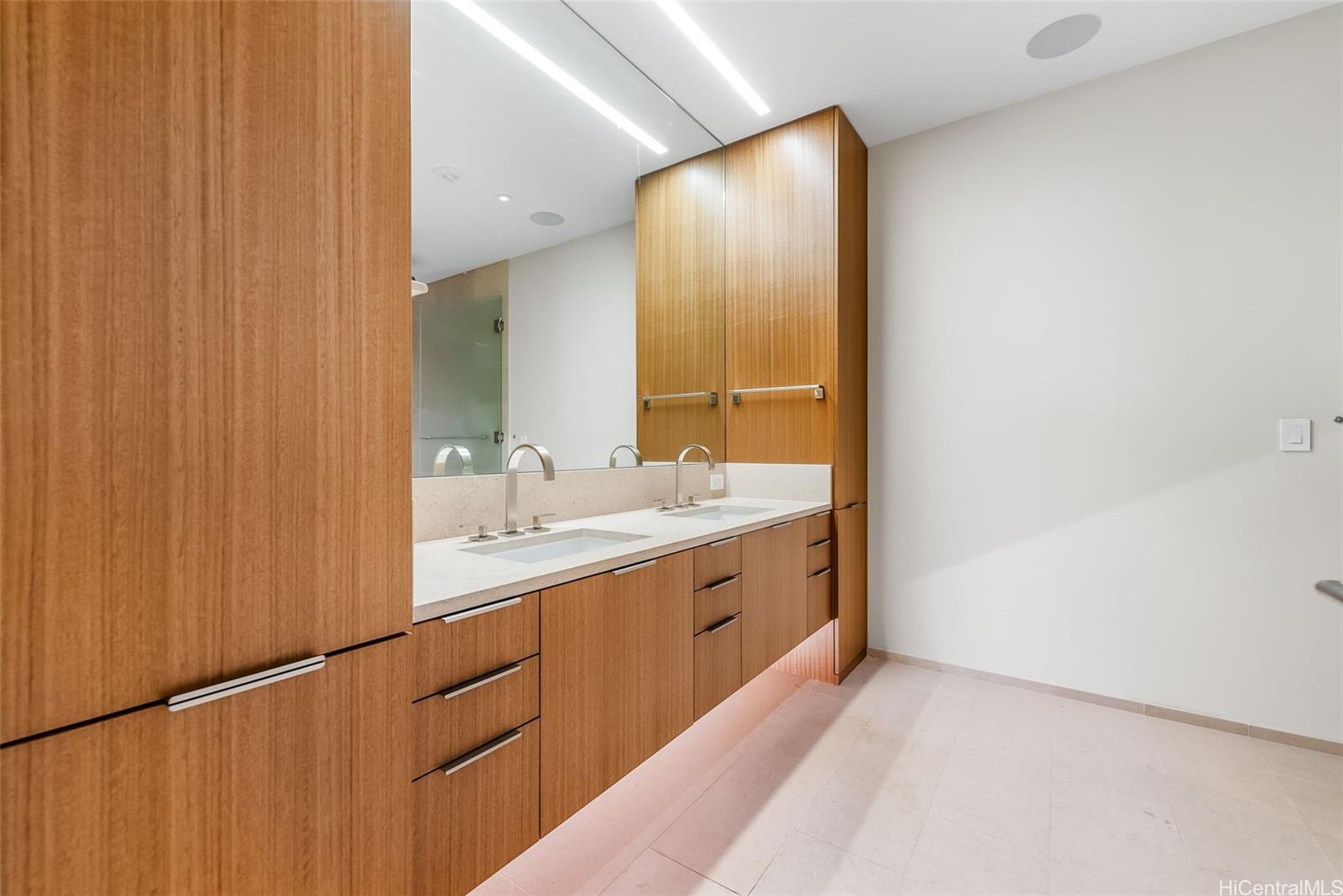 Park Lane condo # 3401, Honolulu, Hawaii - photo 15 of 25