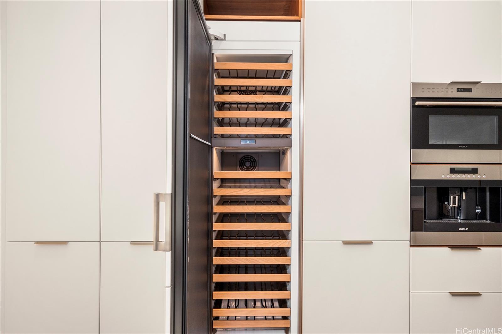 Park Lane condo # 5301, Honolulu, Hawaii - photo 6 of 25