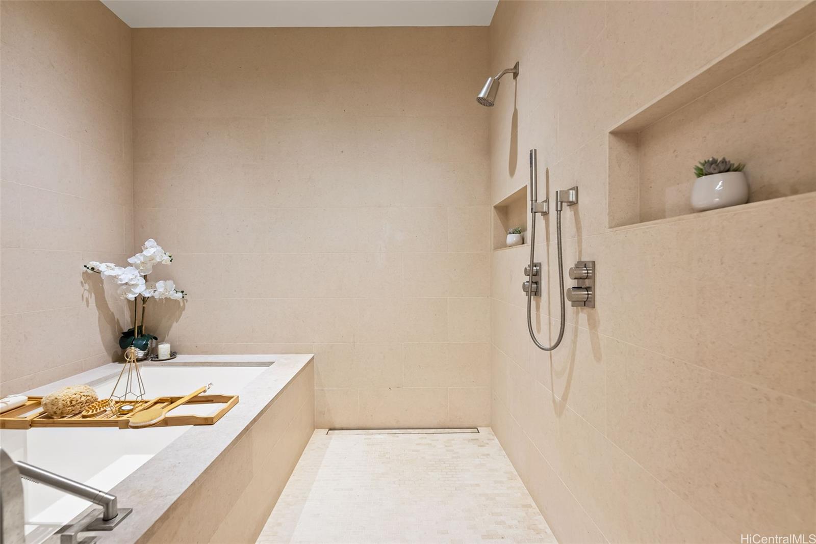 Park Lane condo # 5603, Honolulu, Hawaii - photo 13 of 25