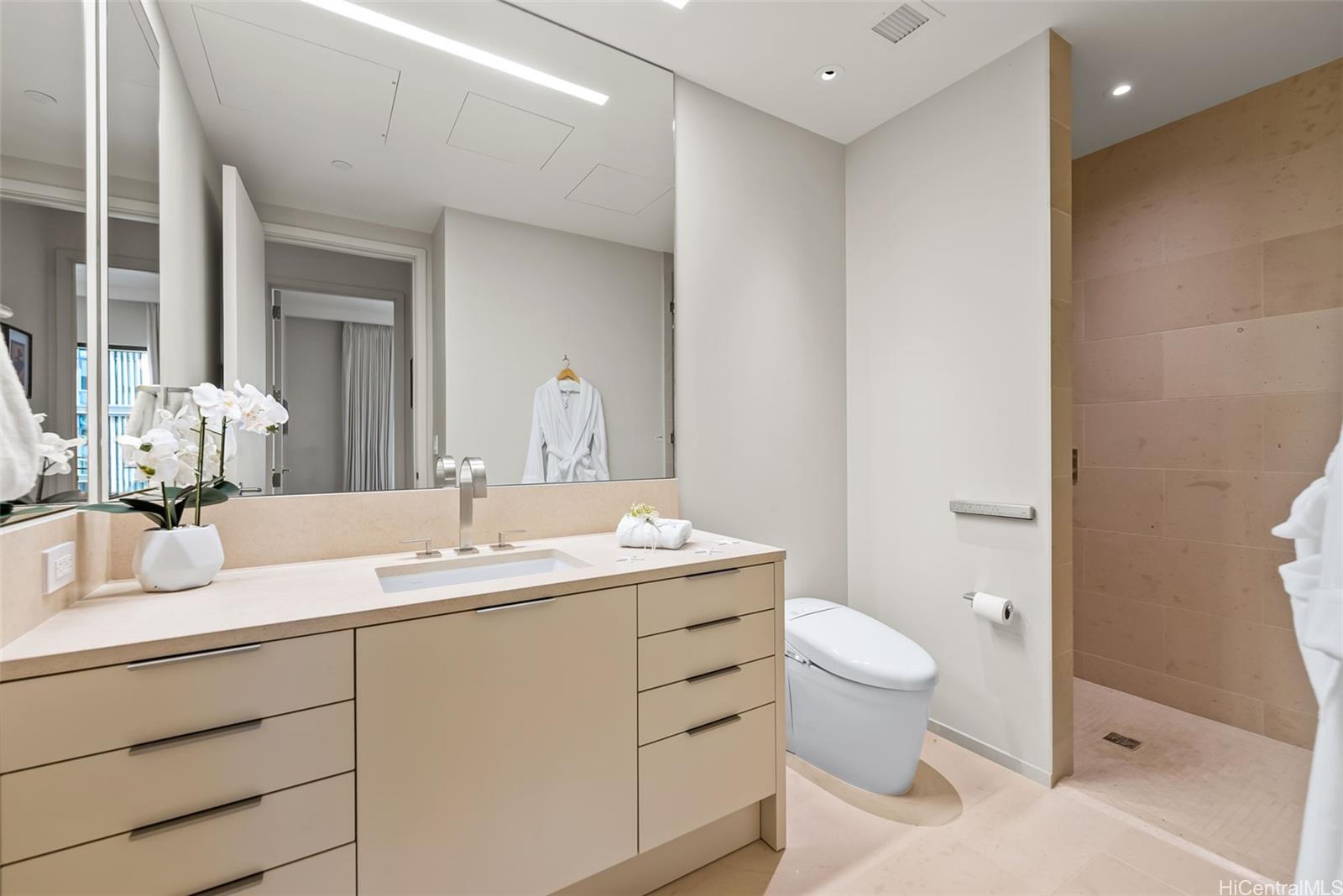 Park Lane condo # 5603, Honolulu, Hawaii - photo 17 of 25