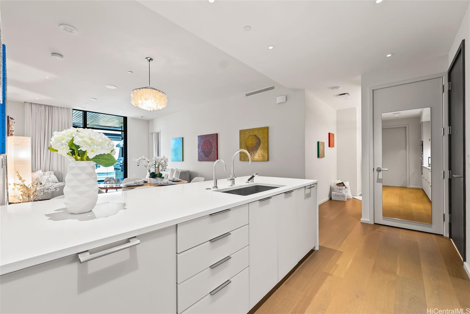 Park Lane condo # 5603, Honolulu, Hawaii - photo 7 of 25