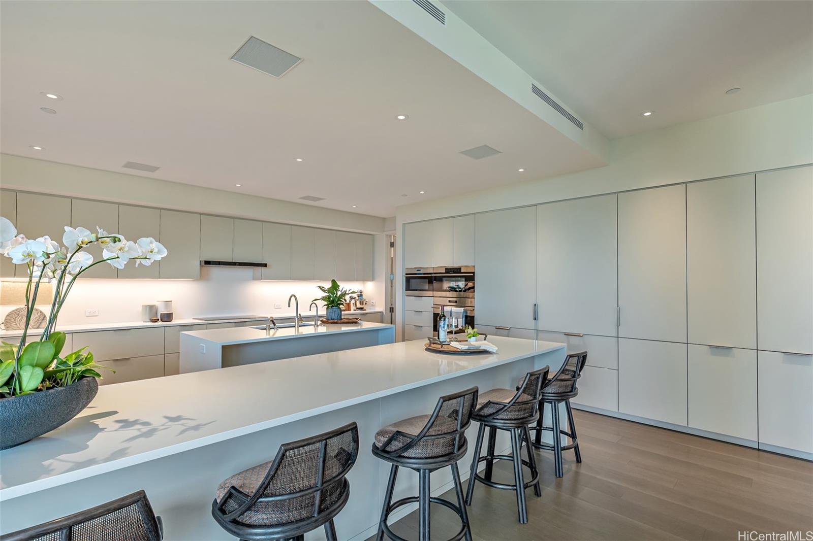 Park Lane condo # 6504, Honolulu, Hawaii - photo 9 of 23