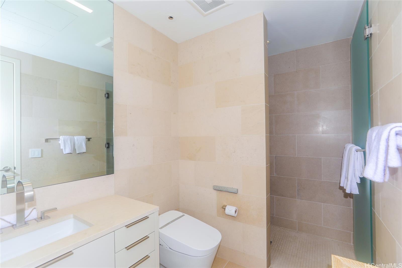 Park Lane condo # 6703, Honolulu, Hawaii - photo 13 of 17