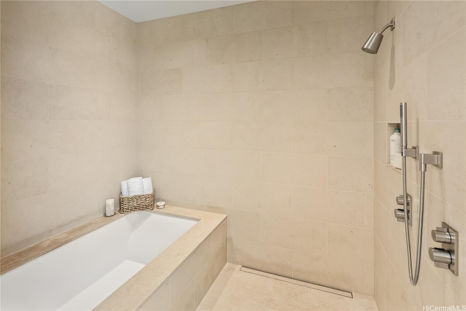 Park Lane condo # 6805, Honolulu, Hawaii - photo 12 of 25