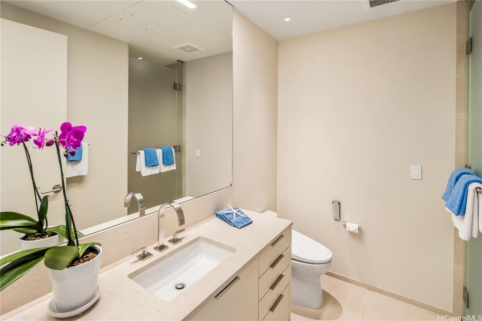 Park Lane condo # 6805, Honolulu, Hawaii - photo 17 of 25