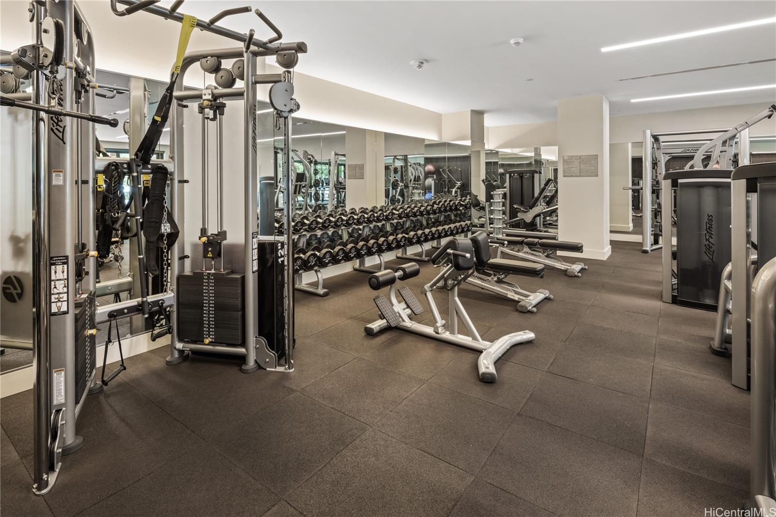 Park Lane condo # 6805, Honolulu, Hawaii - photo 22 of 25