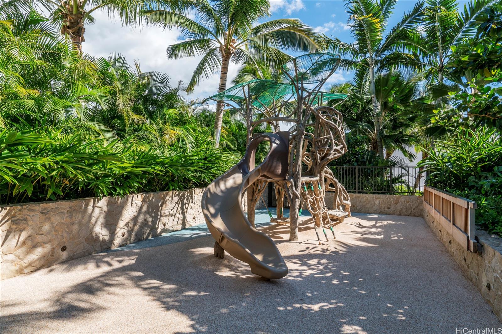 Park Lane condo # 6805, Honolulu, Hawaii - photo 23 of 25