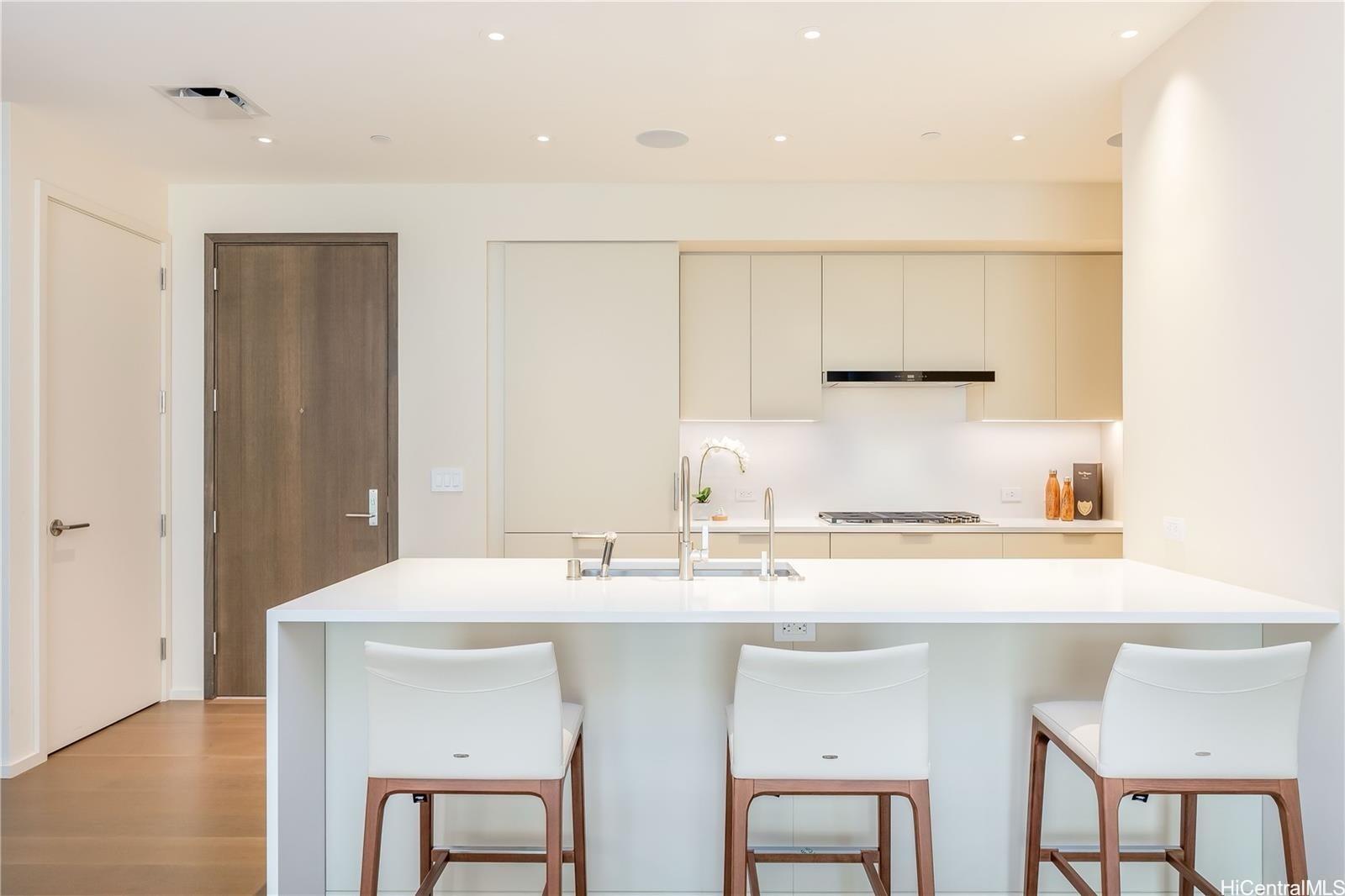 Park Lane condo # 7703, Honolulu, Hawaii - photo 5 of 25